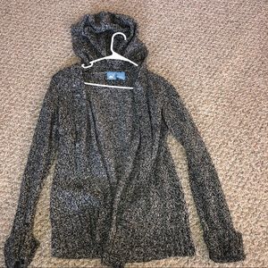 Black & white sweater with hood